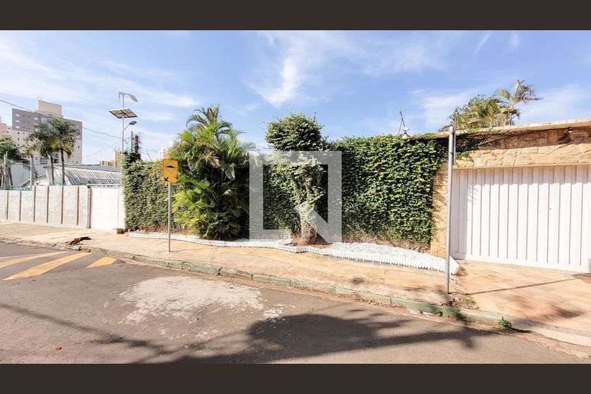 Casa à Venda - Mansões Santo Antônio, 4 Quartos,  650 m2 em , Campinas - sp | SoloBR