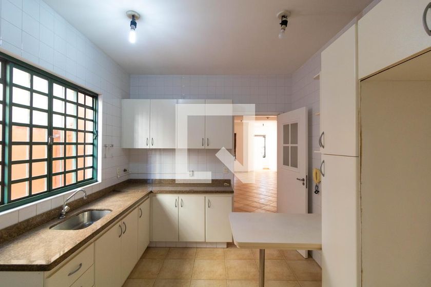 Casa à Venda - Taquaral, 3 Quartos,  257 m2 em , Campinas - sp | SoloBR