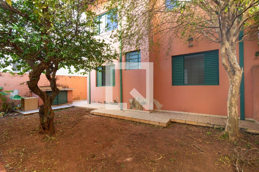 Casa à Venda - Taquaral, 3 Quartos,  257 m2 em , Campinas - sp | SoloBR