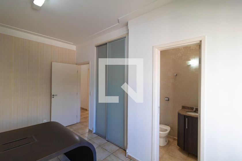 Casa à Venda - Taquaral, 3 Quartos,  257 m2 em , Campinas - sp | SoloBR