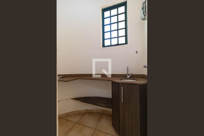 Casa à Venda - Taquaral, 3 Quartos,  257 m2 em , Campinas - sp | SoloBR
