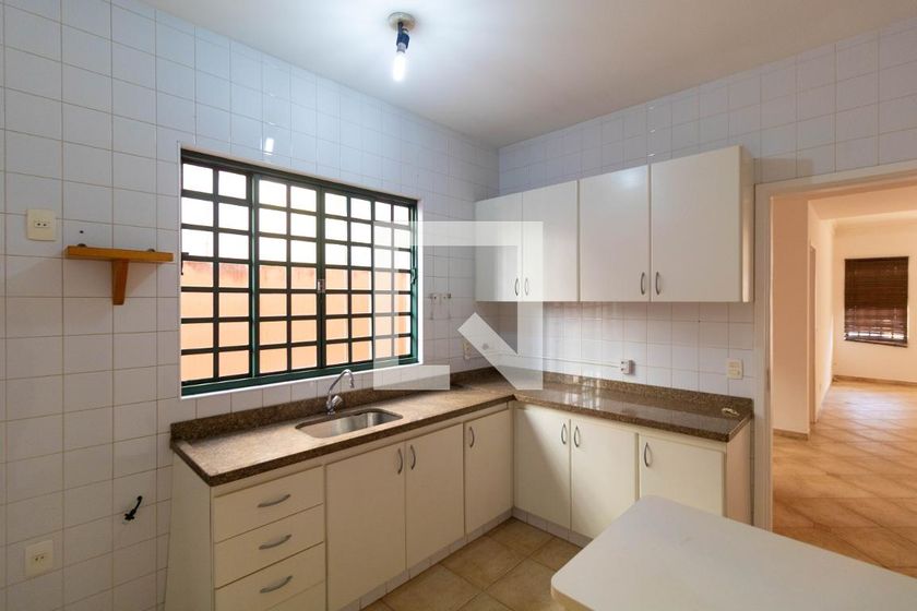 Casa à Venda - Taquaral, 3 Quartos,  257 m2 em , Campinas - sp | SoloBR