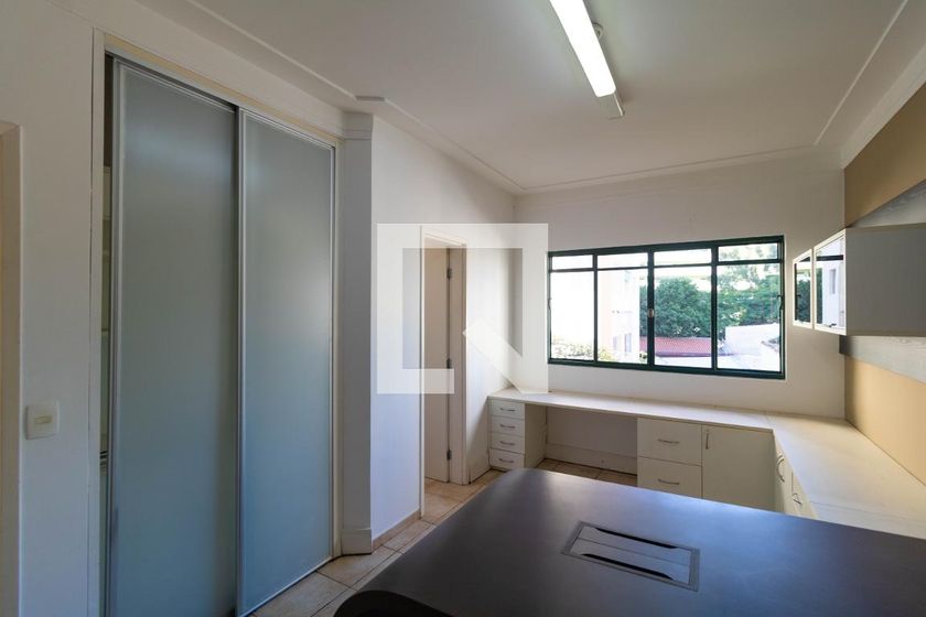 Casa à Venda - Taquaral, 3 Quartos,  257 m2 em , Campinas - sp | SoloBR