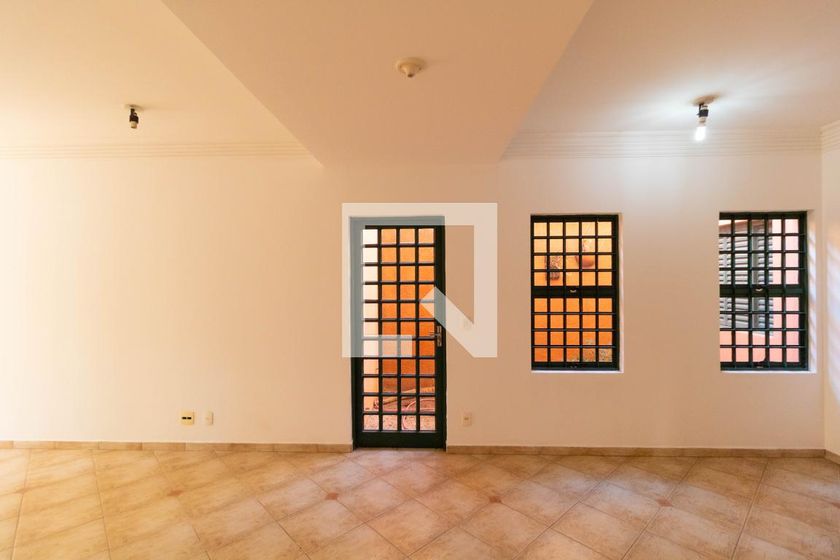 Casa à Venda - Taquaral, 3 Quartos,  257 m2 em , Campinas - sp | SoloBR