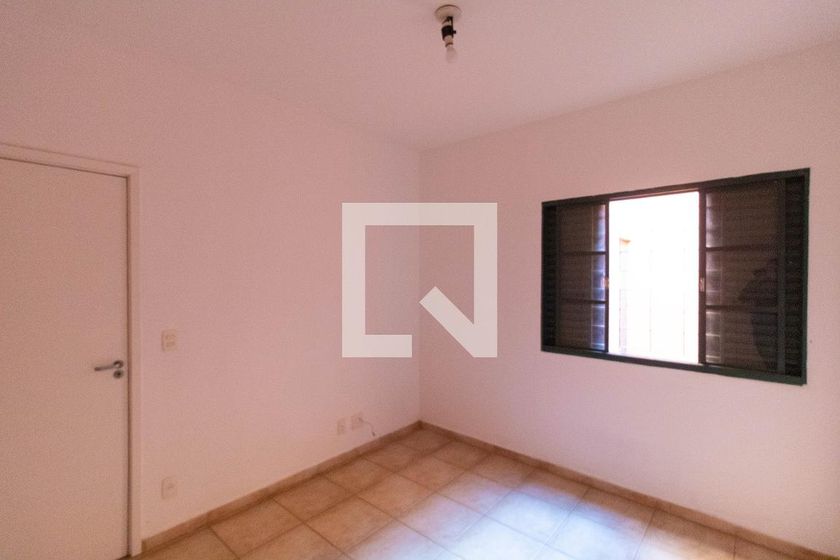Casa à Venda - Taquaral, 3 Quartos,  257 m2 em , Campinas - sp | SoloBR