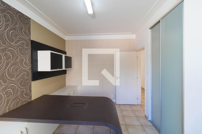 Casa à Venda - Taquaral, 3 Quartos,  257 m2 em , Campinas - sp | SoloBR