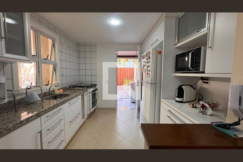 Casa à Venda - Parque Prado, 3 Quartos,  132 m2 em , Campinas - sp | SoloBR