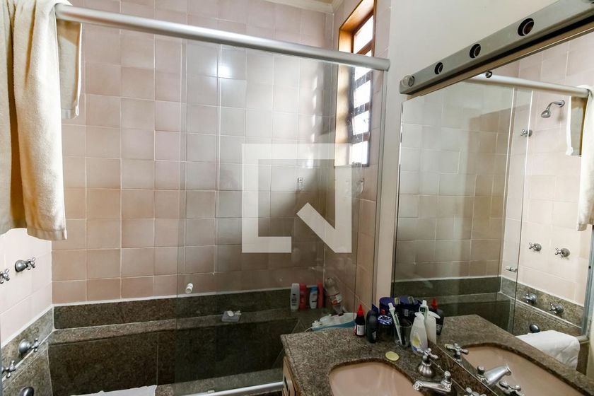 Casa, 3 quartos, 239 m² - Foto 44