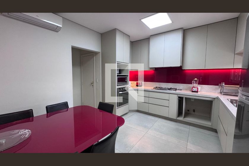 Casa à Venda - Parque Prado, 6 Quartos,  334 m2 em , Campinas - sp | SoloBR