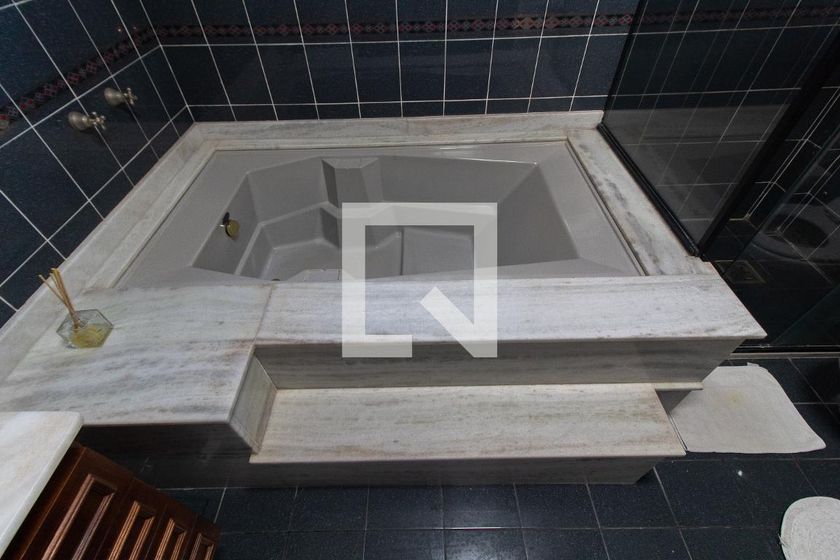 Casa à Venda - Jardim Planalto, 3 Quartos,  284 m2 em , Campinas - sp | SoloBR