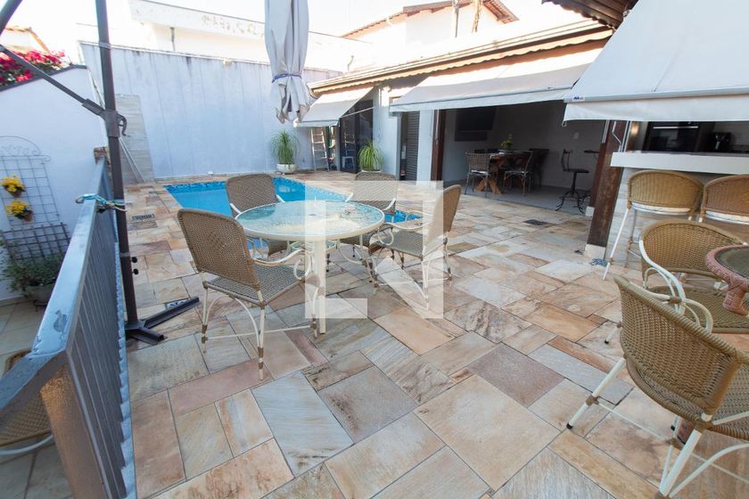Casa à Venda - Jardim Planalto, 3 Quartos,  284 m2 em , Campinas - sp | SoloBR