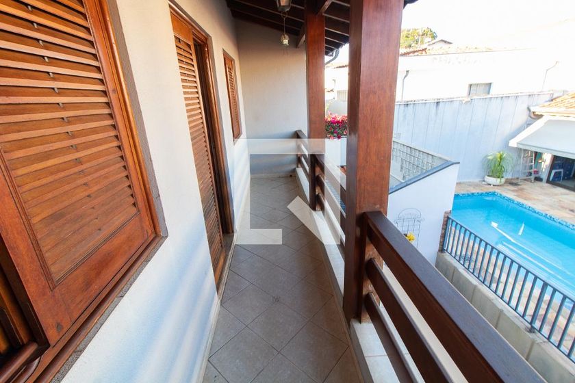 Casa à Venda - Jardim Planalto, 3 Quartos,  284 m2 em , Campinas - sp | SoloBR