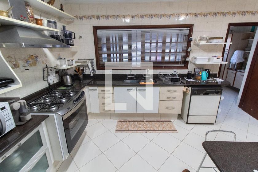Casa à Venda - Jardim Planalto, 3 Quartos,  284 m2 em , Campinas - sp | SoloBR