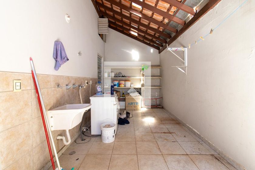 Casa à Venda - Mansões Santo Antônio, 3 Quartos,  293 m2 em , Campinas - sp | SoloBR