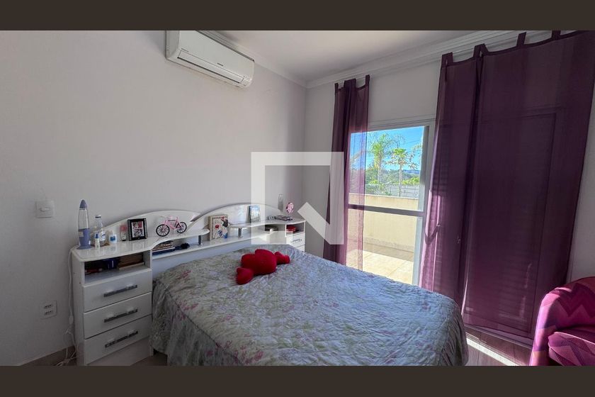 Casa à Venda - Swiss Park, 4 Quartos,  311 m2 em , Campinas - sp | SoloBR