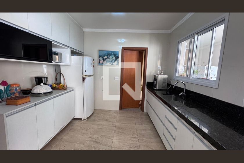 Casa à Venda - Swiss Park, 4 Quartos,  311 m2 em , Campinas - sp | SoloBR