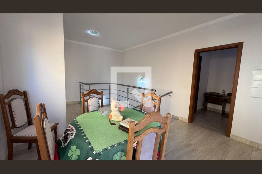 Casa à Venda - Swiss Park, 4 Quartos,  311 m2 em , Campinas - sp | SoloBR