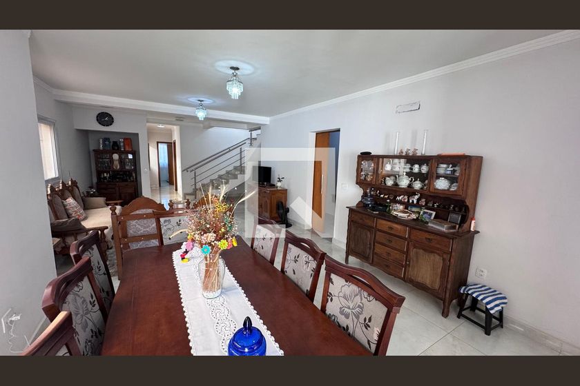 Casa à Venda - Swiss Park, 4 Quartos,  311 m2 em , Campinas - sp | SoloBR