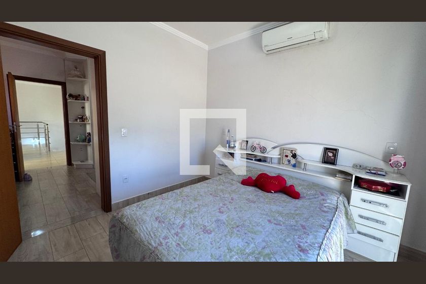Casa à Venda - Swiss Park, 4 Quartos,  311 m2 em , Campinas - sp | SoloBR