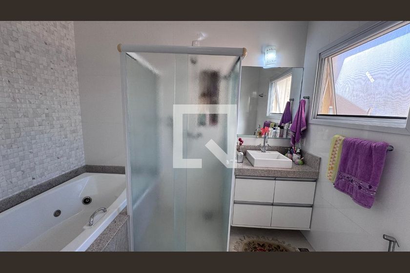 Casa à Venda - Swiss Park, 4 Quartos,  311 m2 em , Campinas - sp | SoloBR
