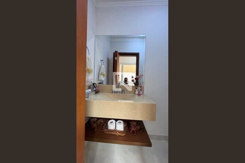 Casa à Venda - Swiss Park, 4 Quartos,  311 m2 em , Campinas - sp | SoloBR