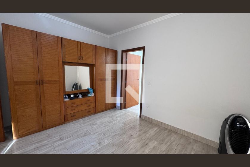 Casa à Venda - Swiss Park, 4 Quartos,  311 m2 em , Campinas - sp | SoloBR