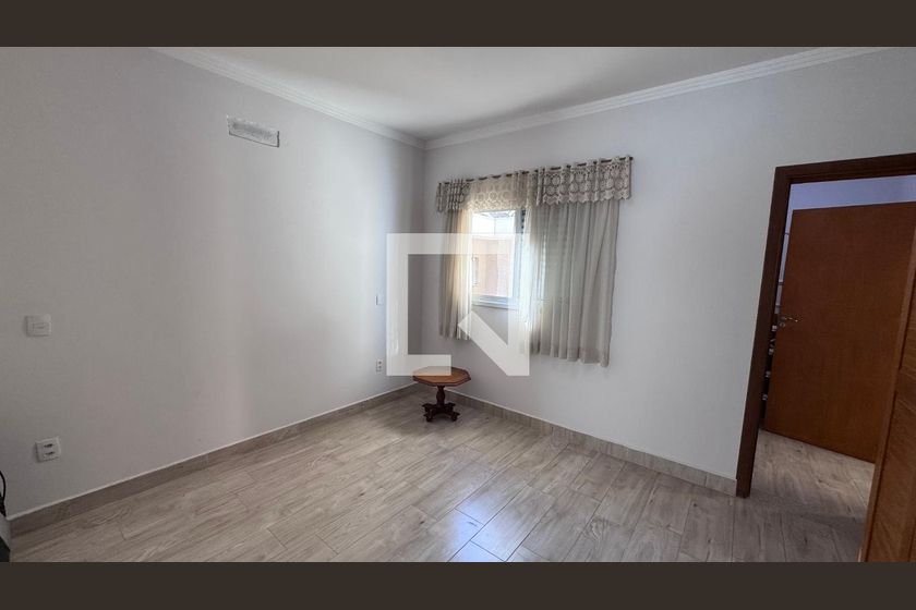 Casa à Venda - Swiss Park, 4 Quartos,  311 m2 em , Campinas - sp | SoloBR
