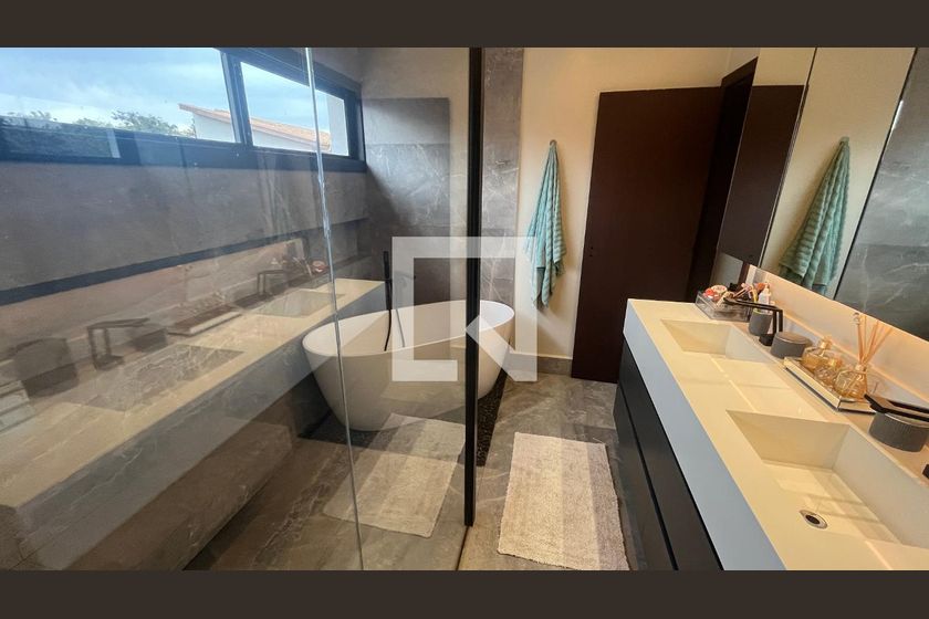 Casa à Venda - Mansões Santo Antônio, 5 Quartos,  1000 m2 em , Campinas - sp | SoloBR