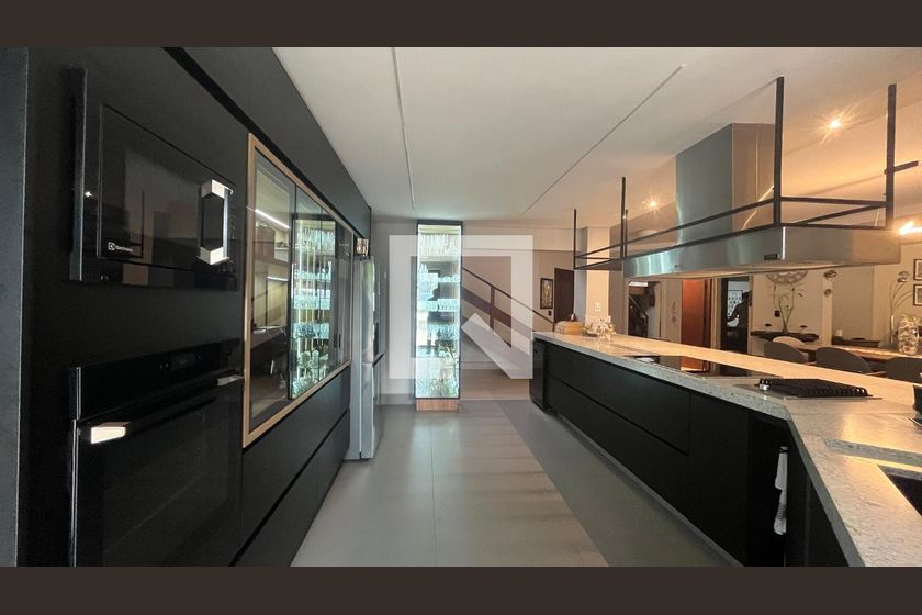 Casa à Venda - Mansões Santo Antônio, 5 Quartos,  1000 m2 em , Campinas - sp | SoloBR