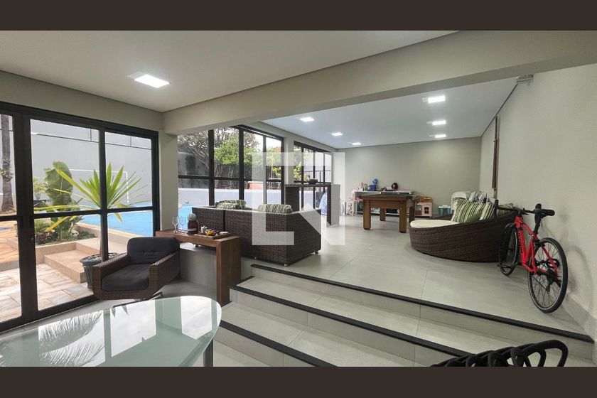 Casa à Venda - Mansões Santo Antônio, 5 Quartos,  1000 m2 em , Campinas - sp | SoloBR