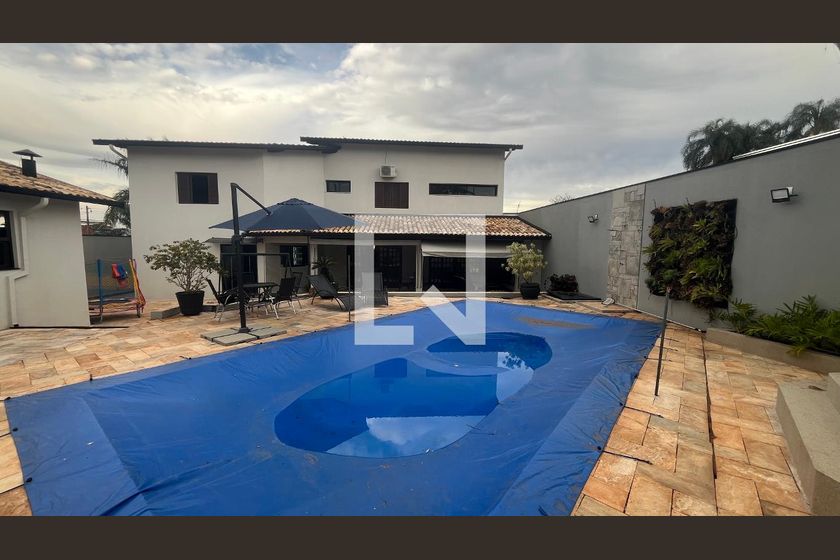 Casa à Venda - Mansões Santo Antônio, 5 Quartos,  1000 m2 em , Campinas - sp | SoloBR
