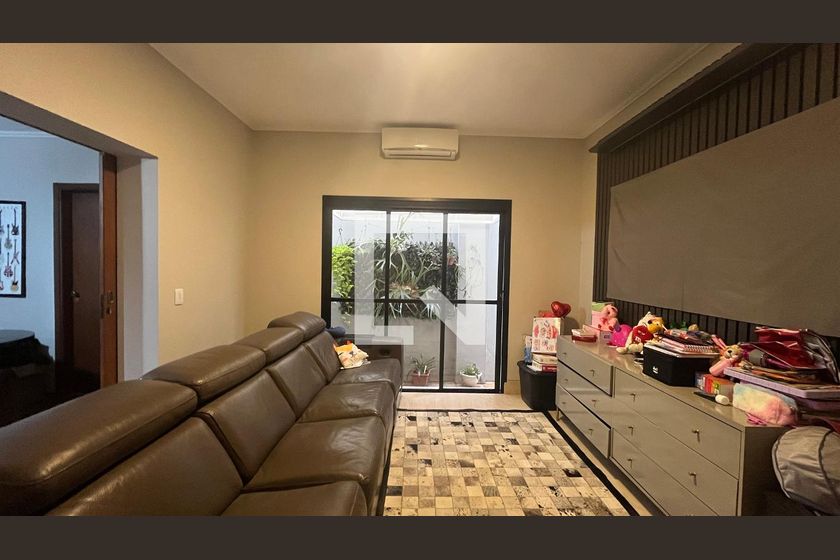 Casa à Venda - Mansões Santo Antônio, 5 Quartos,  1000 m2 em , Campinas - sp | SoloBR