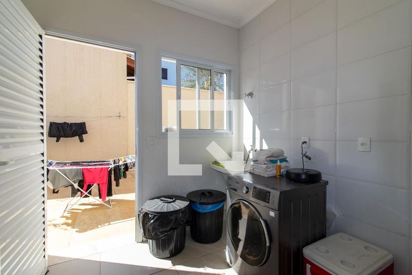 Casa à Venda - Jardim Santana, 4 Quartos,  450 m2 em , Campinas - sp | SoloBR
