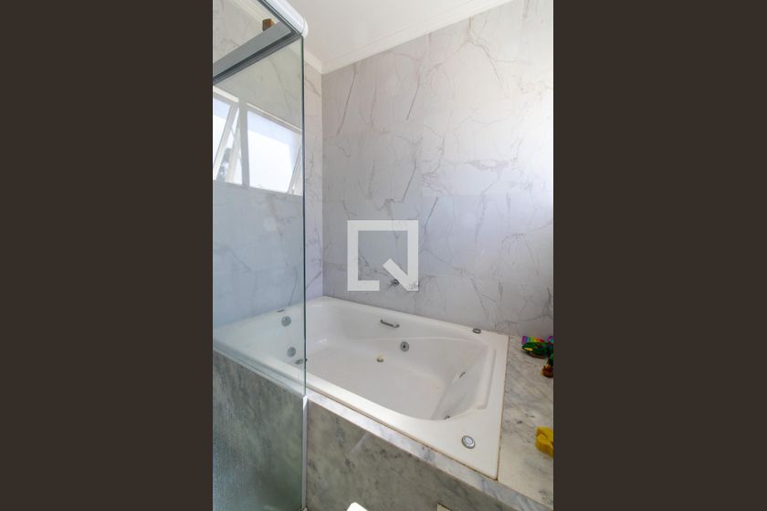 Casa à Venda - Jardim Santana, 4 Quartos,  450 m2 em , Campinas - sp | SoloBR