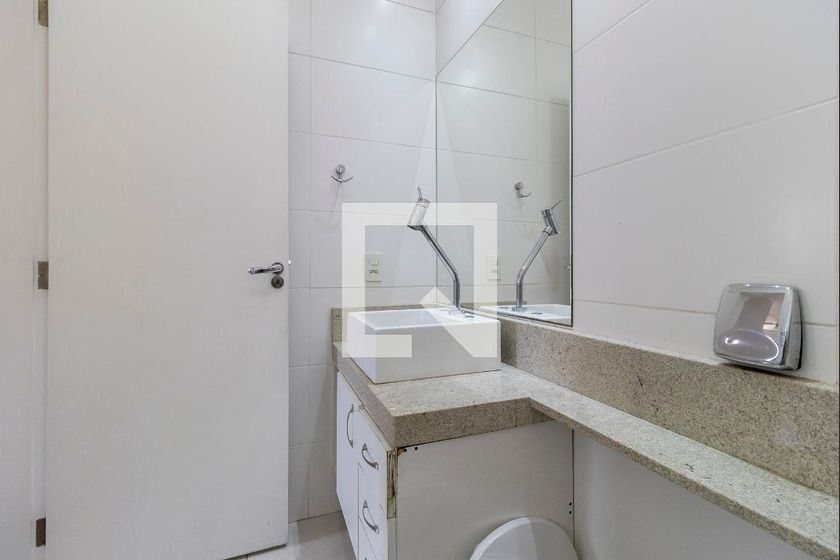 Casa à Venda - Swiss Park, 3 Quartos,  234 m2 em , Campinas - sp | SoloBR