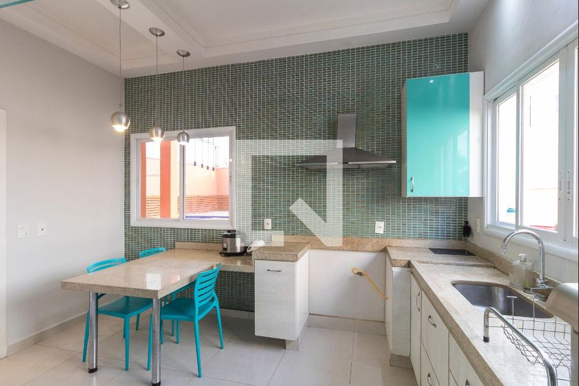 Casa à Venda - Swiss Park, 3 Quartos,  234 m2 em , Campinas - sp | SoloBR