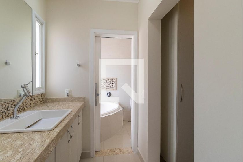 Casa à Venda - Swiss Park, 3 Quartos,  234 m2 em , Campinas - sp | SoloBR