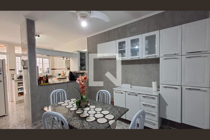 Casa à Venda - Mansões Santo Antônio, 4 Quartos,  315 m2 em , Campinas - sp | SoloBR