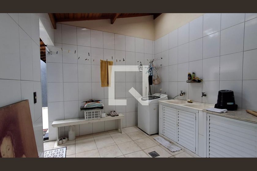 Casa à Venda - Mansões Santo Antônio, 4 Quartos,  315 m2 em , Campinas - sp | SoloBR