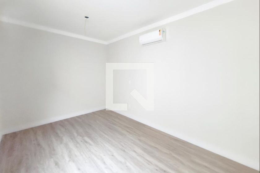 Casa à Venda - Swiss Park, 3 Quartos,  260 m2 em , Campinas - sp | SoloBR