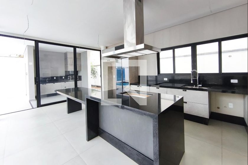 Casa à Venda - Swiss Park, 3 Quartos,  260 m2 em , Campinas - sp | SoloBR