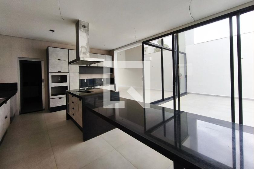 Casa à Venda - Swiss Park, 3 Quartos,  260 m2 em , Campinas - sp | SoloBR