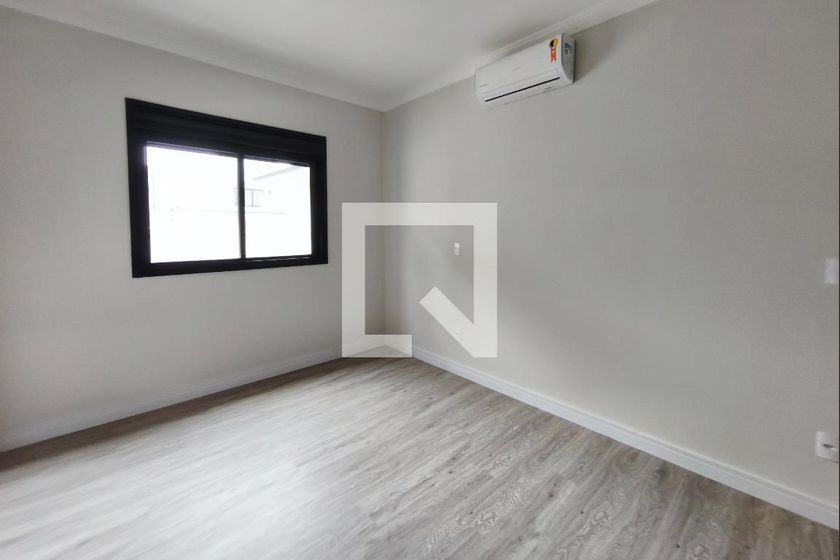 Casa à Venda - Swiss Park, 3 Quartos,  260 m2 em , Campinas - sp | SoloBR