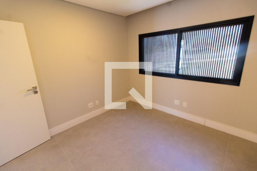 Casa à Venda - Lot. Alphaville Campinas, 4 Quartos,  411 m2 em , Campinas - sp | SoloBR
