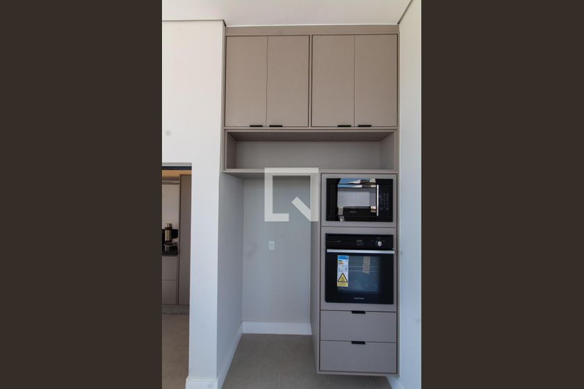 Casa à Venda - Lot. Alphaville Campinas, 4 Quartos,  411 m2 em , Campinas - sp | SoloBR