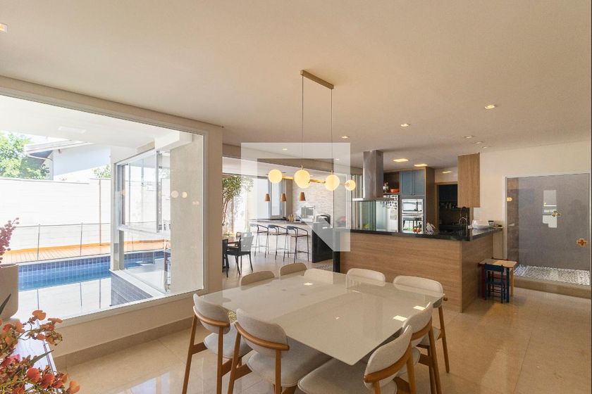 Casa à Venda - Swiss Park, 4 Quartos,  320 m2 em , Campinas - sp | SoloBR
