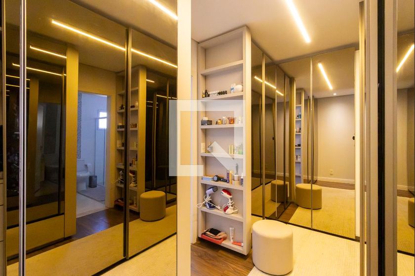Casa à Venda - Swiss Park, 4 Quartos,  320 m2 em , Campinas - sp | SoloBR