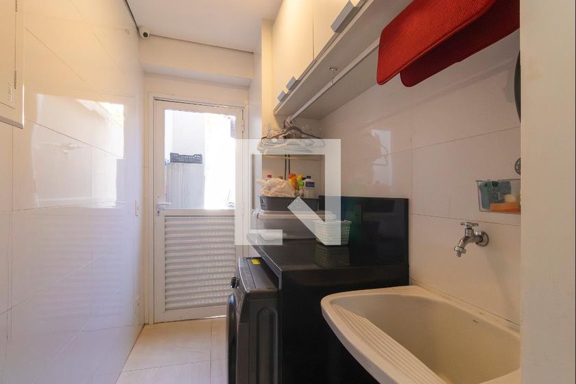 Casa à Venda - Swiss Park, 4 Quartos,  320 m2 em , Campinas - sp | SoloBR