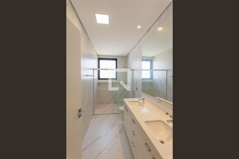 Casa à Venda - Swiss Park, 4 Quartos,  330 m2 em , Campinas - sp | SoloBR