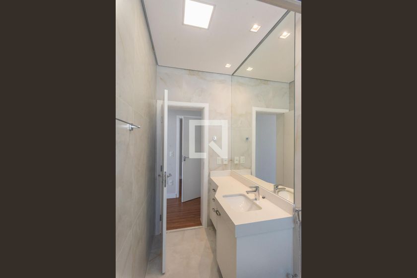 Casa à Venda - Swiss Park, 4 Quartos,  330 m2 em , Campinas - sp | SoloBR